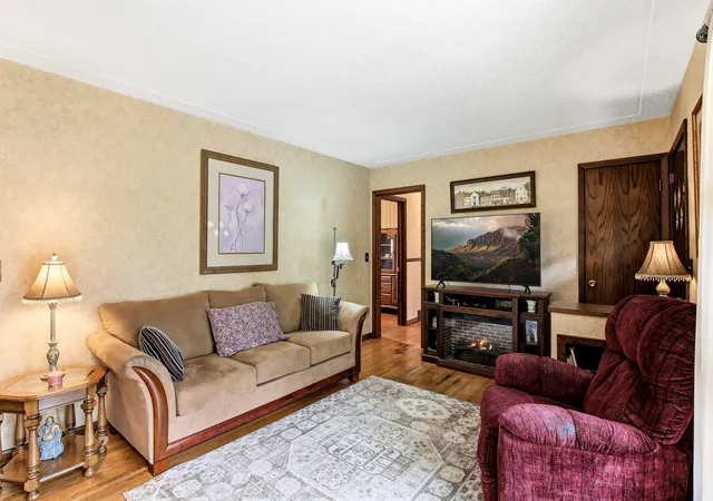 Photo 3 of Sale Pending at 128 24th Avenue S, Saint Cloud, MN 56301 | MLS# 7152027 | Listing updated on 2026-10-09