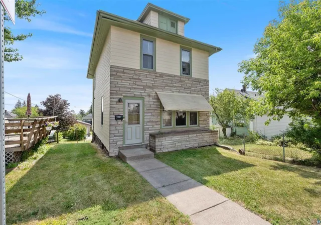 Photo 1 of Single family home for sale at 1010 E 9th Street, Duluth, MN 55805 | MLS# 7152058 | Listing updated on 2026-10-02