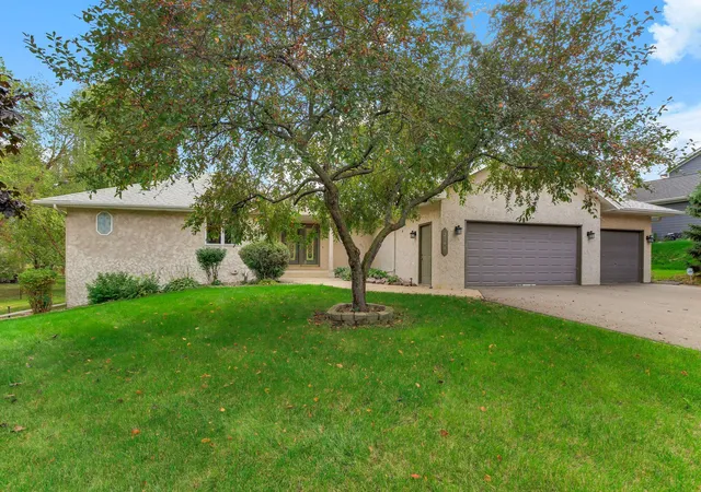 Photo 3 of Single family home for sale at 2646 Shadow Ln, Chaska, MN 55318 | MLS# 7152059 | Listing updated on 2026-10-02