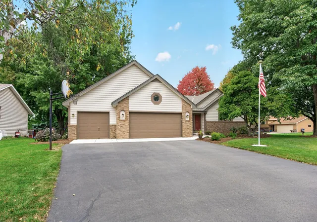 Photo 2 of Single family home for sale at 7935 174th Street W, Lakeville, MN 55044 | MLS# 7152074 | Listing updated on 2026-10-15