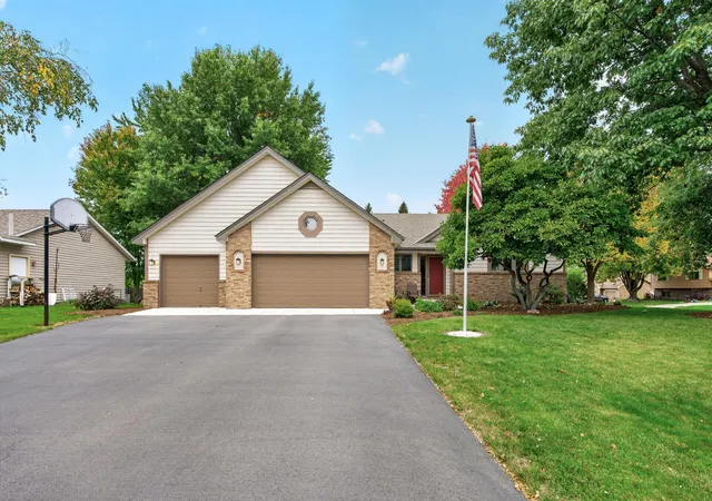 Photo 3 of Single family home for sale at 7935 174th Street W, Lakeville, MN 55044 | MLS# 7152074 | Listing updated on 2026-10-15