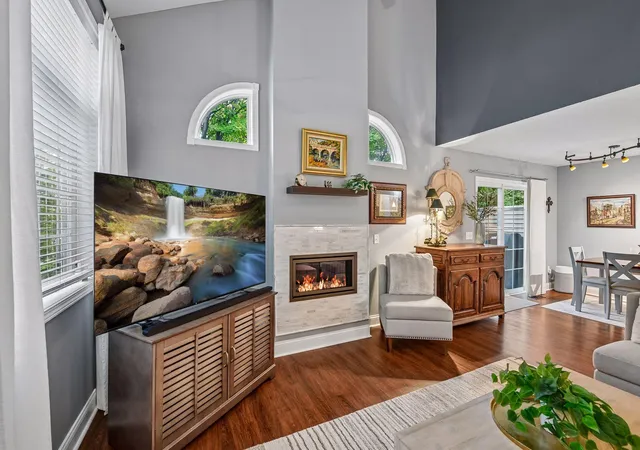 Photo 4 of Single family home for sale at 18185 Warbler Ln, Eden Prairie, MN 55346 | MLS# 7152079 | Listing updated on 2026-10-05