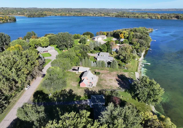 Photo 3 of Single family home for sale at 25547 Nordic Point Dr, Glenwood, MN 56334 | MLS# 7152094 | Listing updated on 2026-10-08