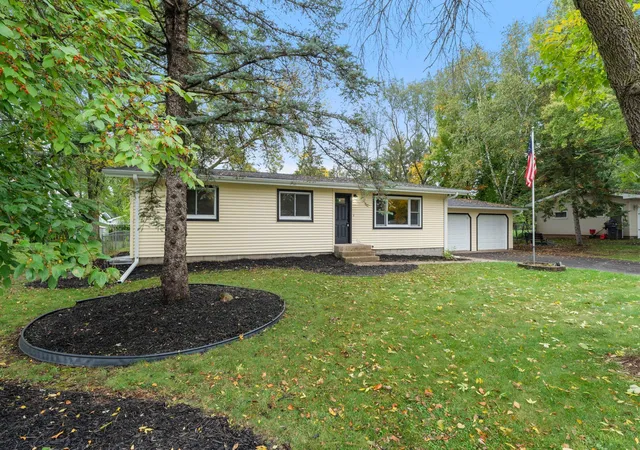 Photo 3 of Single family home for sale at 1397 Meadowlark Ln, New Richmond, WI 54017 | MLS# 7152097 | Listing updated on 2026-10-08