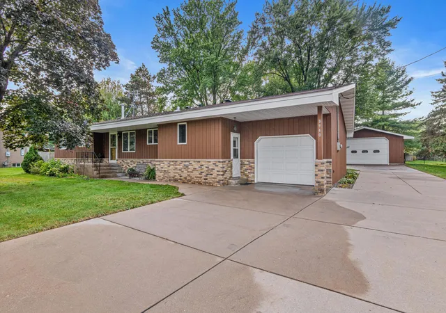 Photo 3 of Single family home for sale at 8940 Xylite St Ne, Minneapolis, MN 55449 | MLS# 7152101 | Listing updated on 2026-10-01