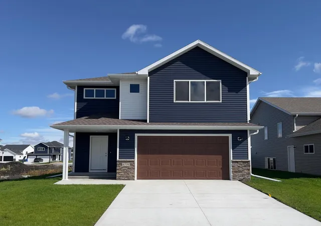Photo 1 of Single family home for sale at 6776 32nd Street S, Fargo, ND 58104 | MLS# 7152109 | Listing updated on 2026-10-02
