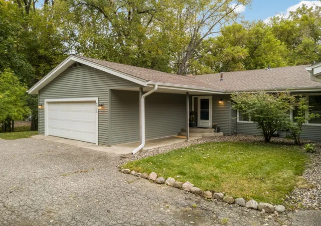 Photo 1 of Townhouse for sale at 6775 W 192nd Avenue, Eden Prairie, MN 55346 | MLS# 7152121 | Listing updated on 2026-10-09