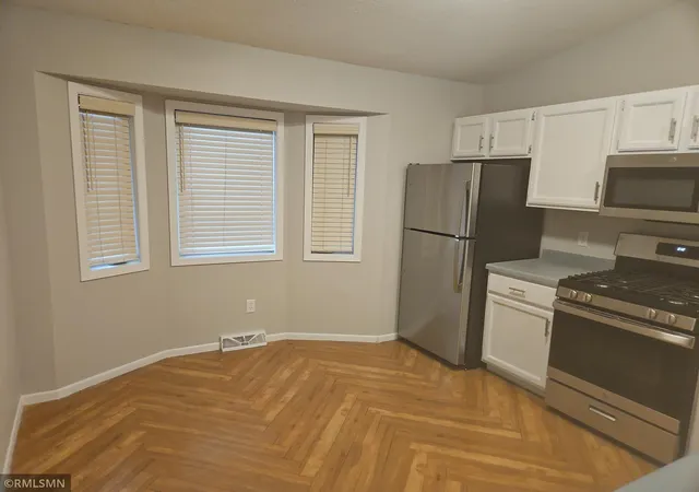Photo 3 of Single family home for sale at 5072 Upper 182nd St W, Farmington, MN 55024 | MLS# 7152124 | Listing updated on 2026-10-01