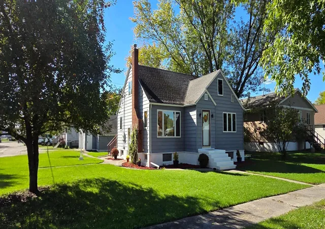 Photo 1 of Single family home for sale at 601 10th Street, International Falls, MN 56649 | MLS# 7152140 | Listing updated on 2026-10-03