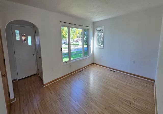 Photo 2 of Single family home for sale at 601 10th Street, International Falls, MN 56649 | MLS# 7152140 | Listing updated on 2026-10-03