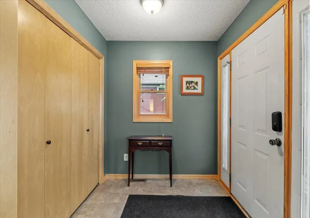Photo 3 of Single family home for sale at 220 Baker St E, Saint Paul, MN 55107 | MLS# 7152148 | Listing updated on 2026-10-07