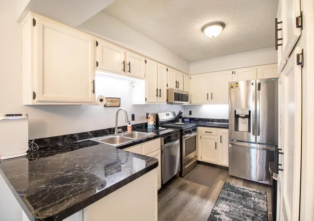 Photo 3 of Single family home for sale at 2817 Wimbledon Ridge, Saint Paul, MN 55125 | MLS# 7152164 | Listing updated on 2026-10-06
