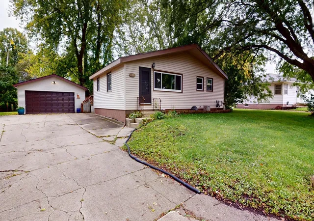 Photo 1 of Single family home for sale at 1314 Fairlane Ter, Albert Lea, MN 56007 | MLS# 7152170 | Listing updated on 2026-10-02