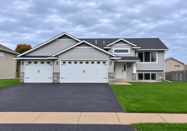 Single family home for sale at 1010 Marion St SE, Isanti, MN 55040 | MLS# 7152178
