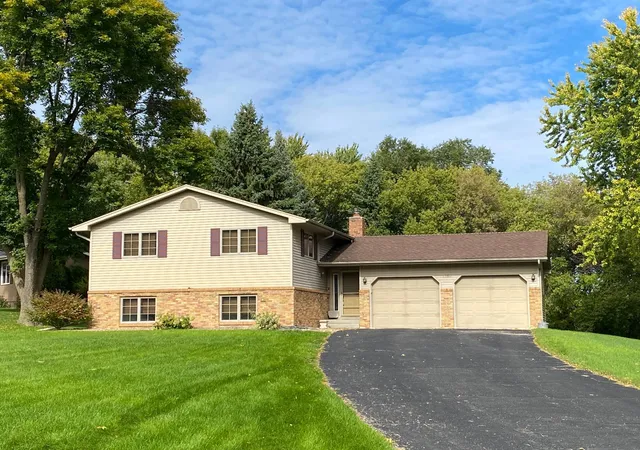 Photo 1 of Single family home for sale at 1760 48th Avenue Ne, Willmar, MN 56201 | MLS# 7152187 | Listing updated on 2026-10-13