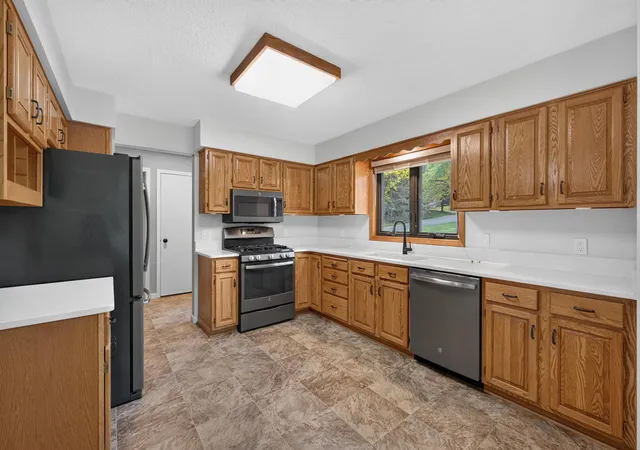 Photo 4 of Sale Pending at 4867 Richard Ln, Saint Paul, MN 55122 | MLS# 7152213 | Listing updated on 2026-10-21