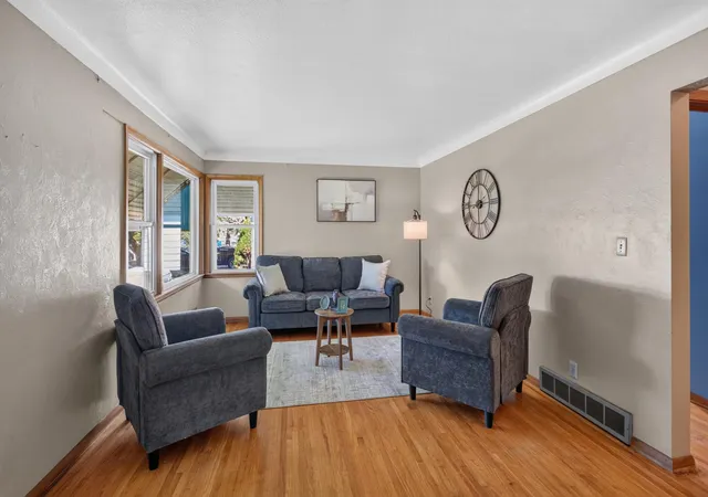 Photo 4 of Sale Pending at 1158 Arundel St, Saint Paul, MN 55117 | MLS# 7152220 | Listing updated on 2026-10-07