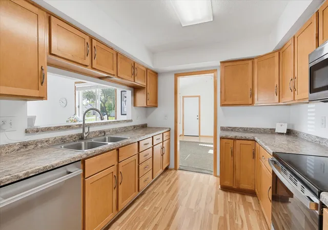 Photo 4 of Single family home for sale at 7698 157th Street W, Saint Paul, MN 55124 | MLS# 7152221 | Listing updated on 2026-10-07