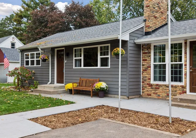 Photo 3 of Single family home for sale at 777 Cope Ave W, Saint Paul, MN 55113 | MLS# 7152226 | Listing updated on 2026-10-09