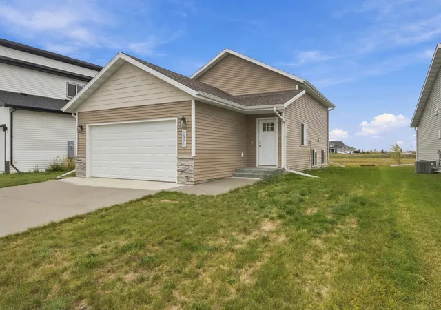 Photo 1 of Single family home for sale at 7691 Cub Crk Way, Horace, ND 58047 | MLS# 7152274 | Listing updated on 2026-10-02