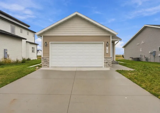 Photo 2 of Single family home for sale at 7691 Cub Crk Way, Horace, ND 58047 | MLS# 7152274 | Listing updated on 2026-10-02
