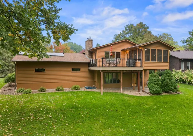 Photo 2 of Single family home for sale at 1825 Truman Ct, Northfield, MN 55057 | MLS# 7152282 | Listing updated on 2026-10-06