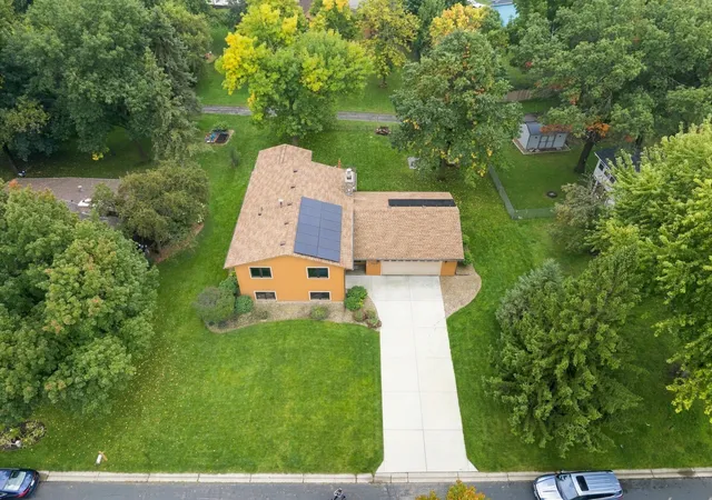 Photo 3 of Single family home for sale at 1825 Truman Ct, Northfield, MN 55057 | MLS# 7152282 | Listing updated on 2026-10-06