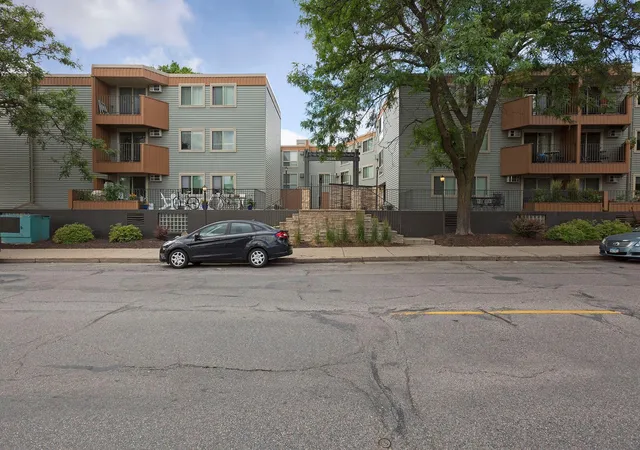 Photo 2 of Condo for sale at 3540 Hennepin Ave #210, Minneapolis, MN 55408 | MLS# 7152292 | Listing updated on 2026-10-08