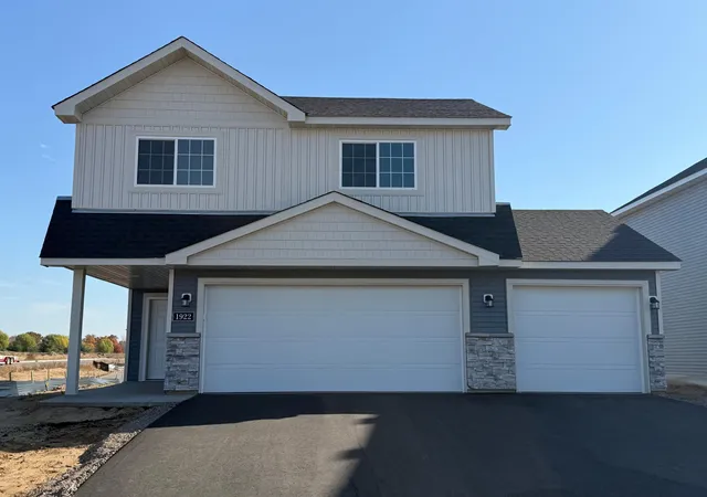 Photo 1 of Single family home for sale at 1922 Pierce St S, Cambridge, MN 55008 | MLS# 7152319 | Listing updated on 2026-10-21