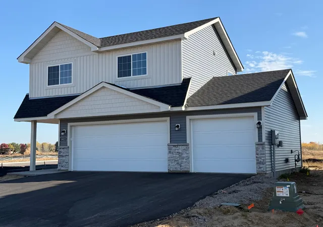 Photo 2 of Single family home for sale at 1922 Pierce St S, Cambridge, MN 55008 | MLS# 7152319 | Listing updated on 2026-10-21