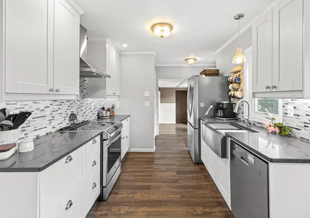 Photo 4 of Single family home for sale at 7005 Oak Grv Blvd, Minneapolis, MN 55423 | MLS# 7152329 | Listing updated on 2026-10-09