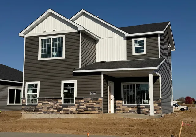 Photo 1 of Single family home for sale at 1800 Pioneer Trl Se, Cambridge, MN 55008 | MLS# 7152332 | Listing updated on 2026-10-21