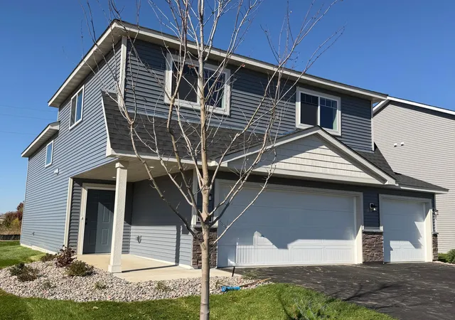 Photo 2 of Single family home for sale at 1827 Pierce St S, Cambridge, MN 55008 | MLS# 7152345 | Listing updated on 2026-10-21