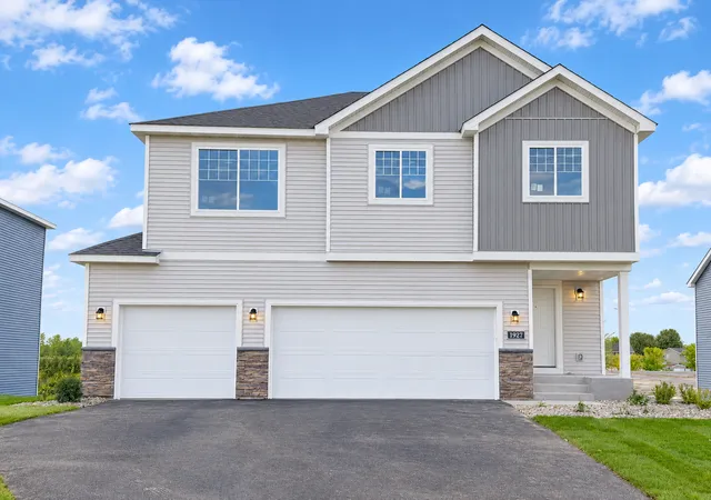 Single family home for sale at 1927 Pierce St S, Cambridge, MN 55008 | MLS# 7152347