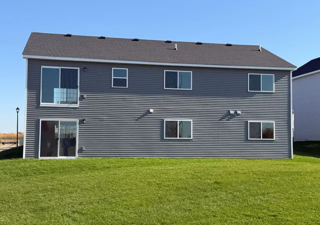 Photo 2 of Single family home for sale at 1923 Pierce St S, Cambridge, MN 55008 | MLS# 7152350 | Listing updated on 2026-10-22