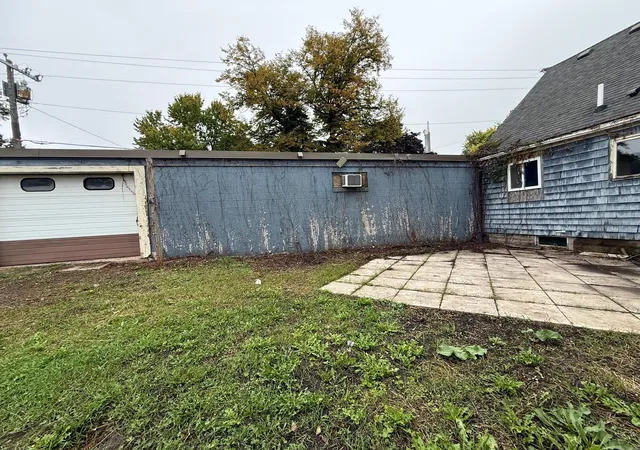Photo 3 of Single family home for sale at 1302 Saint Joseph Ave, Albert Lea, MN 56007 | MLS# 7152352 | Listing updated on 2026-09-30