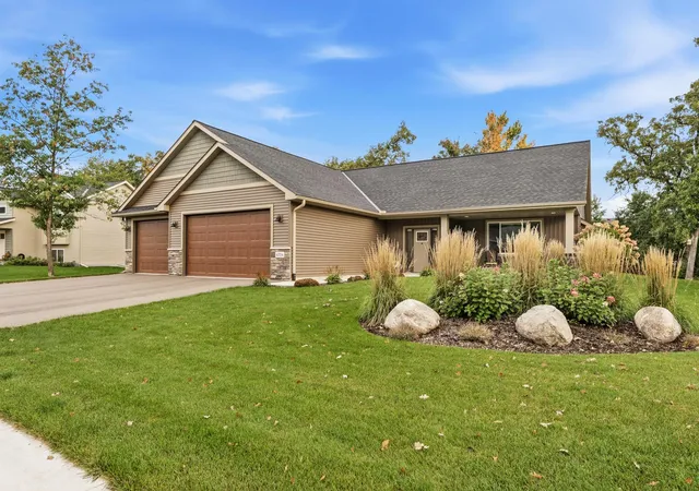 Photo 2 of Single family home for sale at 4704 381st Trail, North Branch, MN 55056 | MLS# 7152363 | Listing updated on 2026-10-03
