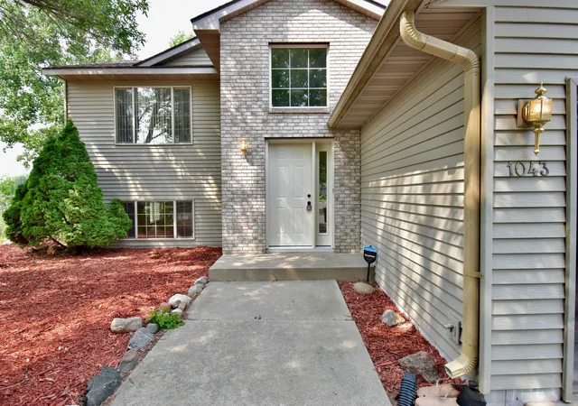 Photo 3 of Single family home for sale at 1043 Lawrence Cir, Sartell, MN 56377 | MLS# 7152365 | Listing updated on 2026-10-02