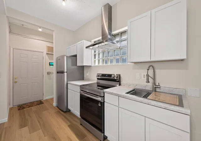 Photo 2 of Single family home for sale at 444 9th Avenue Nw, Saint Paul, MN 55112 | MLS# 7152369 | Listing updated on 2026-10-22