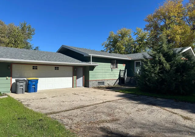 Photo 1 of Single family home for sale at 408 3rd Avenue Nw, La Moure, ND 58458 | MLS# 7152371 | Listing updated on 2026-10-02