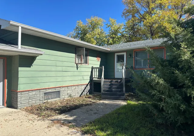 Photo 2 of Single family home for sale at 408 3rd Avenue Nw, La Moure, ND 58458 | MLS# 7152371 | Listing updated on 2026-10-02