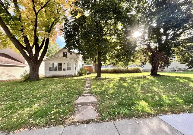Photo 1 of Single family home for sale at 233 17th Avenue N, Hopkins, MN 55343 | MLS# 7152379 | Listing updated on 2026-10-08