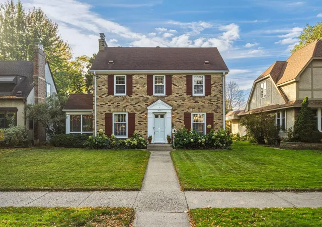 Photo 3 of Single family home for sale at 5632 10th Avenue S, Minneapolis, MN 55417 | MLS# 7152386 | Listing updated on 2026-10-23