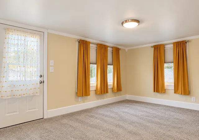 Photo 3 of Sale Pending at 34 Lenox St, Winona, MN 55987 | MLS# 7152392 | Listing updated on 2026-10-20