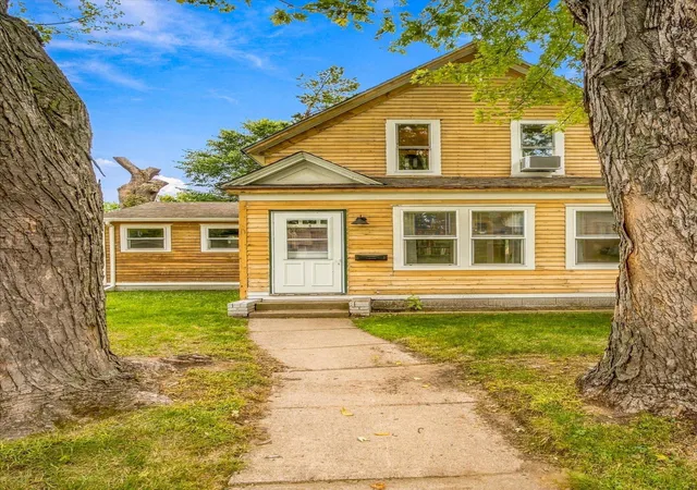 Photo 3 of Single family home for sale at 637 3rd Avenue SW, Cambridge, MN 55008 | MLS# 7152429 | Listing updated on 2026-10-03