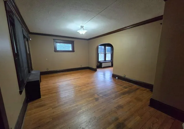 Photo 3 of Single family home for sale at 1471 Iglehart Ave, Saint Paul, MN 55104 | MLS# 7152433 | Listing updated on 2026-10-01