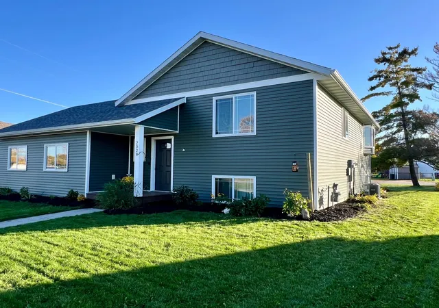 Photo 3 of Single family home for sale at 2028 Nelson Dr, Thief River Falls, MN 56701 | MLS# 7152452 | Listing updated on 2026-10-21