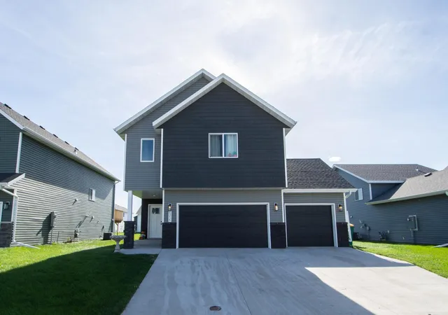 Photo 1 of Single family home for sale at 6216 86th Avenue S, Horace, ND 58047 | MLS# 7152459 | Listing updated on 2026-10-09