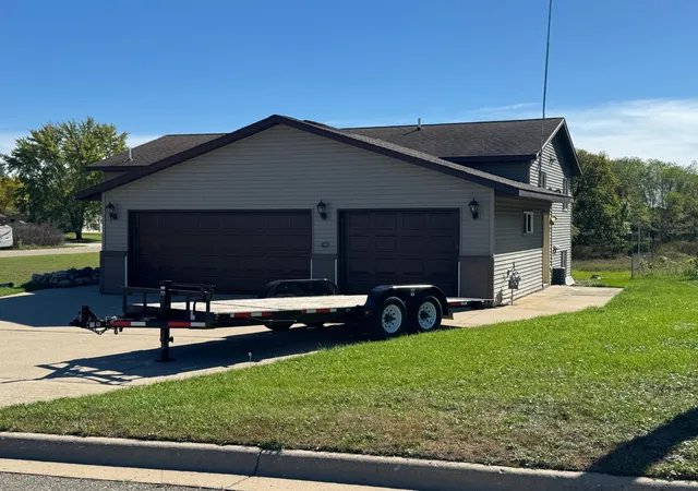 Photo 1 of Single family home for sale at 527 Madison Ave SE, Wadena, MN 56482 | MLS# 7152463 | Listing updated on 2026-10-05