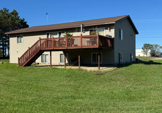 Photo 3 of Single family home for sale at 527 Madison Ave SE, Wadena, MN 56482 | MLS# 7152463 | Listing updated on 2026-10-05
